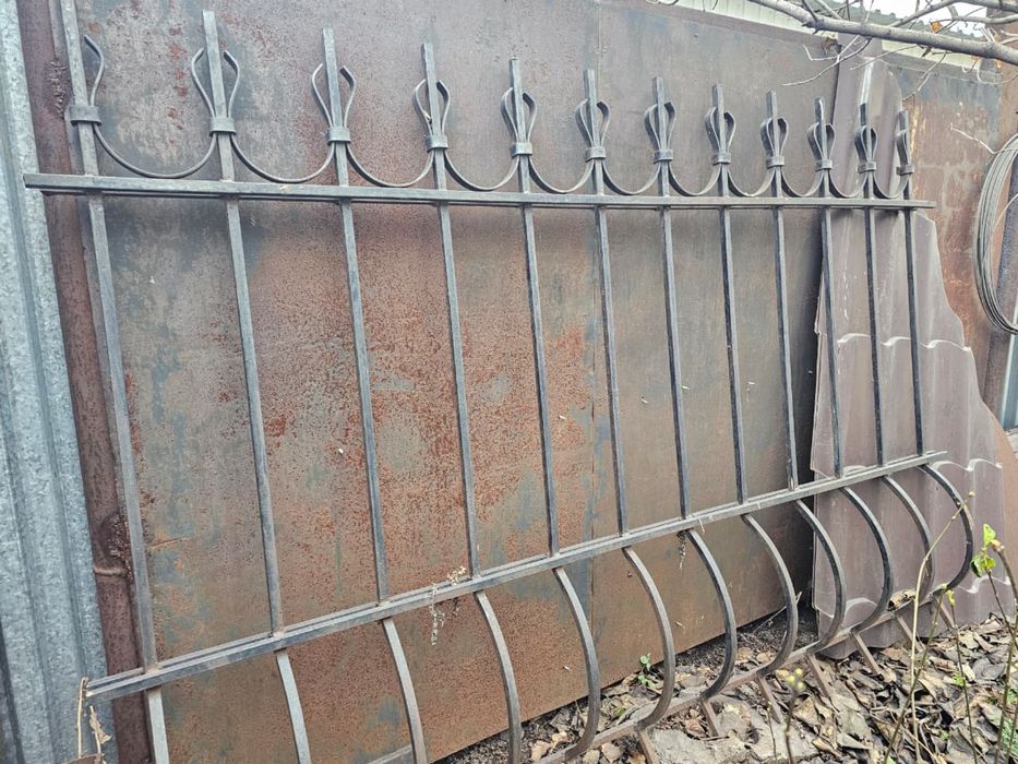 Продам решетку оконную