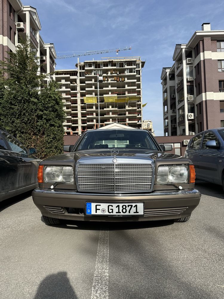 Mercedes-Benz w126 S-class