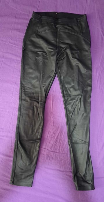 различни панталони