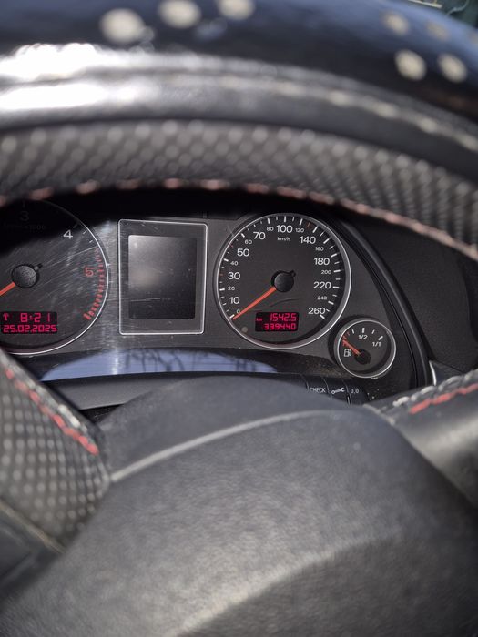 Vând Audi a4 b7 2007 starea f bună schimbat tot la zi.140 cai. 3400 eu