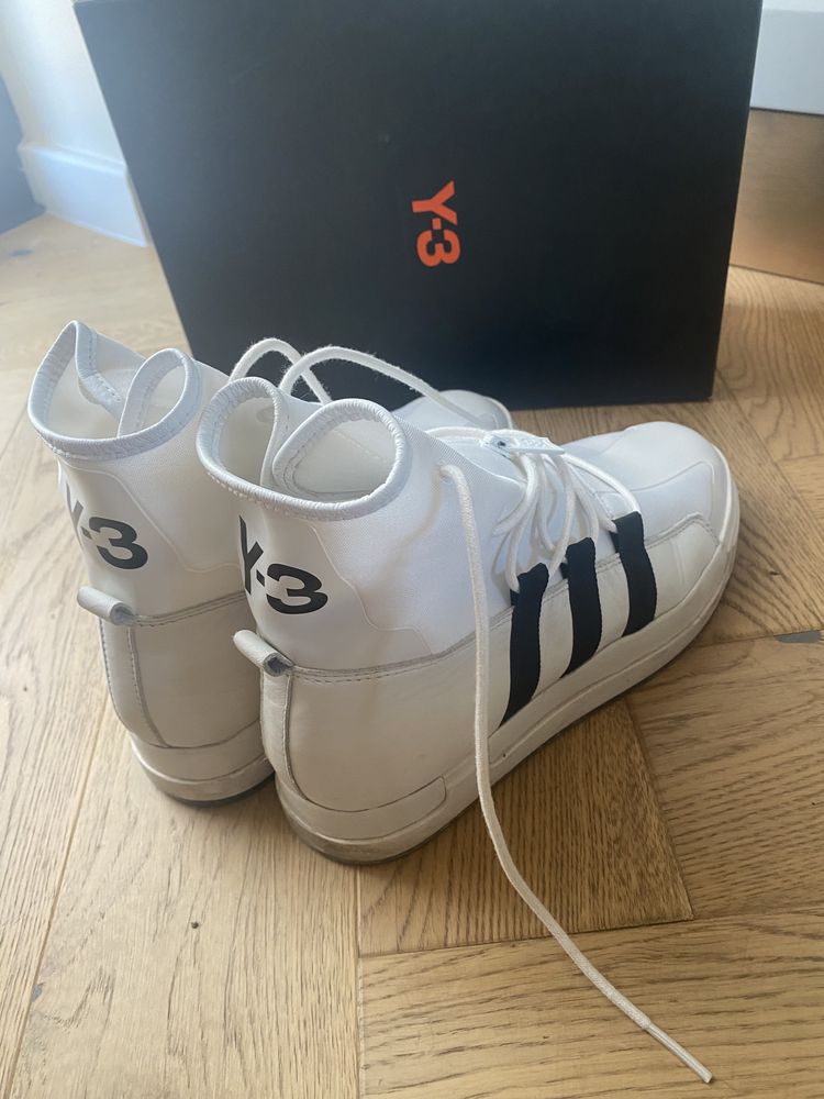 Adidas Y3 marimea 37.5, purtati doar de cateva ori