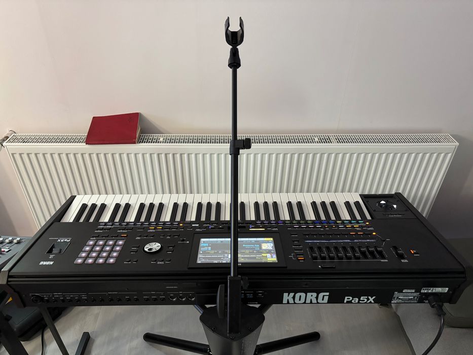 Korg pa5x. 61keys