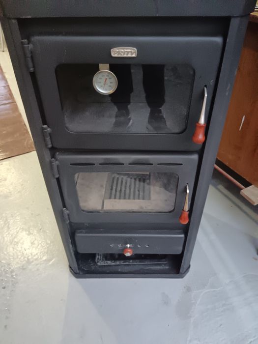 Semineu cu cuptor, folosit de 3 ori