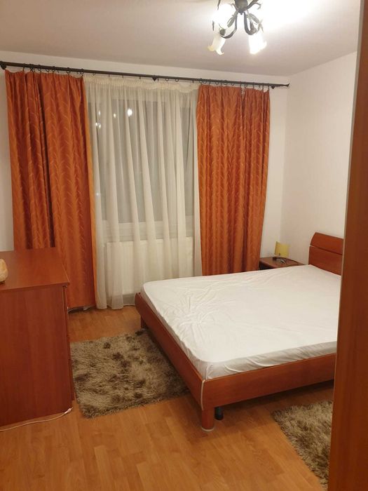Inchiriez apartament 2 cam decomandat