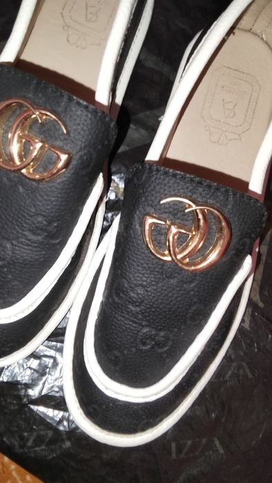 Tufli sotiladi ayol qizlar uchun