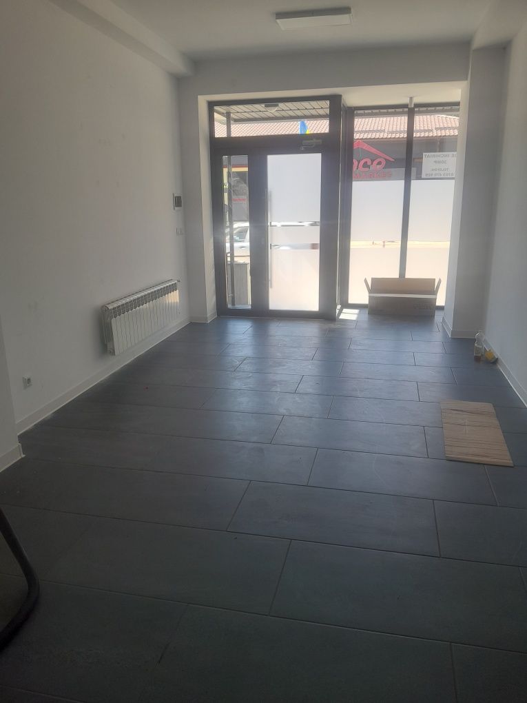 Spatiu comercial de închiriat
