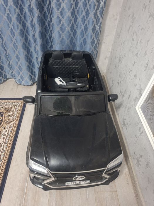 Продается машина на пульту в отличном состоянии