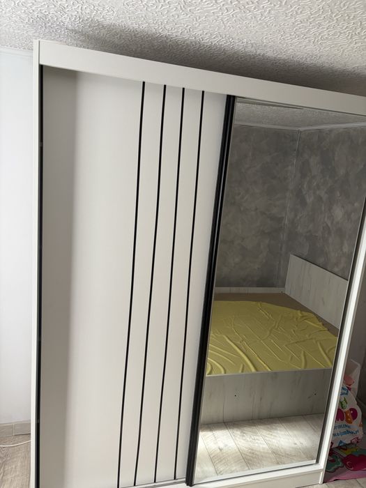 Vand dresing cu oglinda