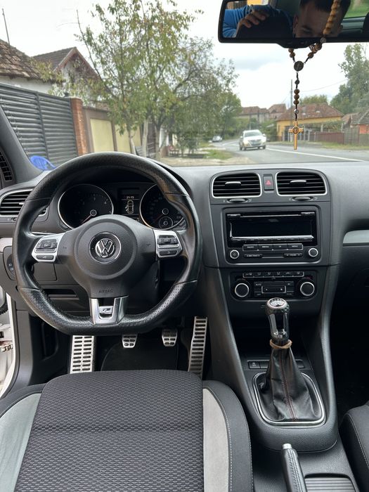 Golf 6 1.6 R Line combin si cu BMW 535/550