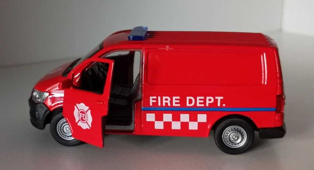 Macheta Volkswagen Transporter T6 Van Pompieri 2016 - Welly 1/40 VW
