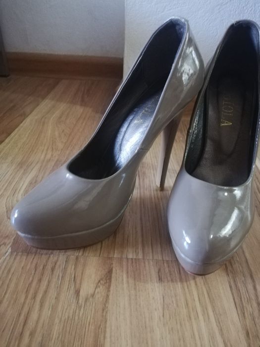 Обувь. Женские туфли