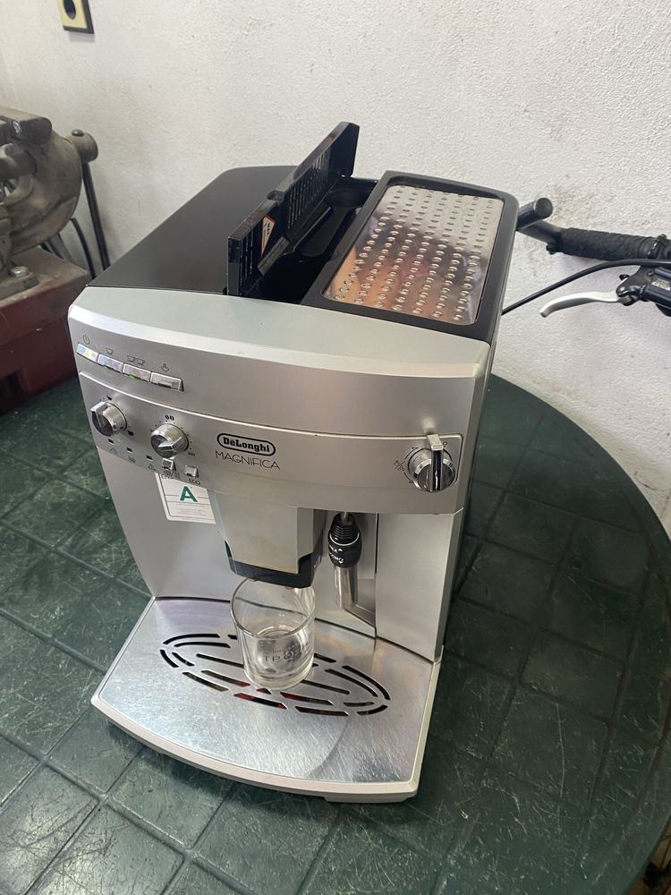 Каферобот Delonghi