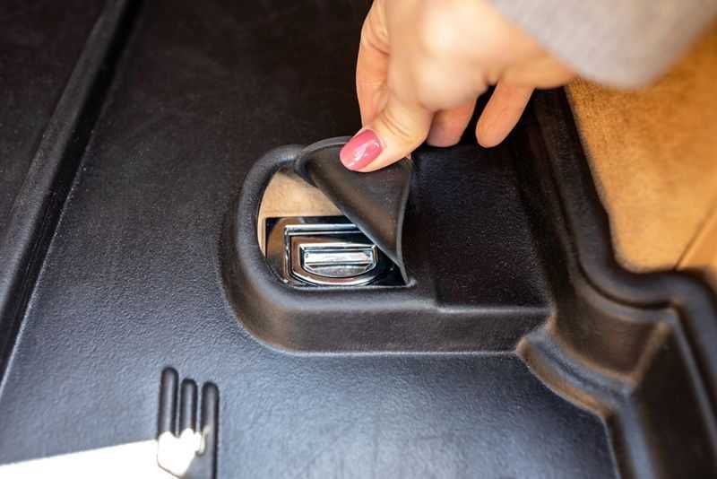 Гумена стелка за багажник Skoda Octavia седан след 2019 г., RizLine