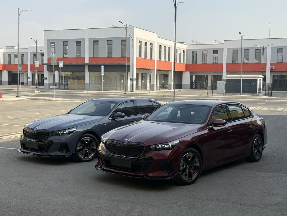 BMW i5 35L v nalichii