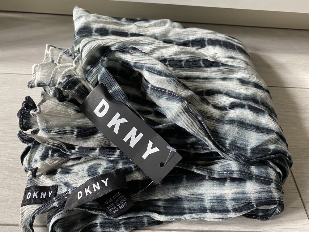 Дамски Шал DKNY