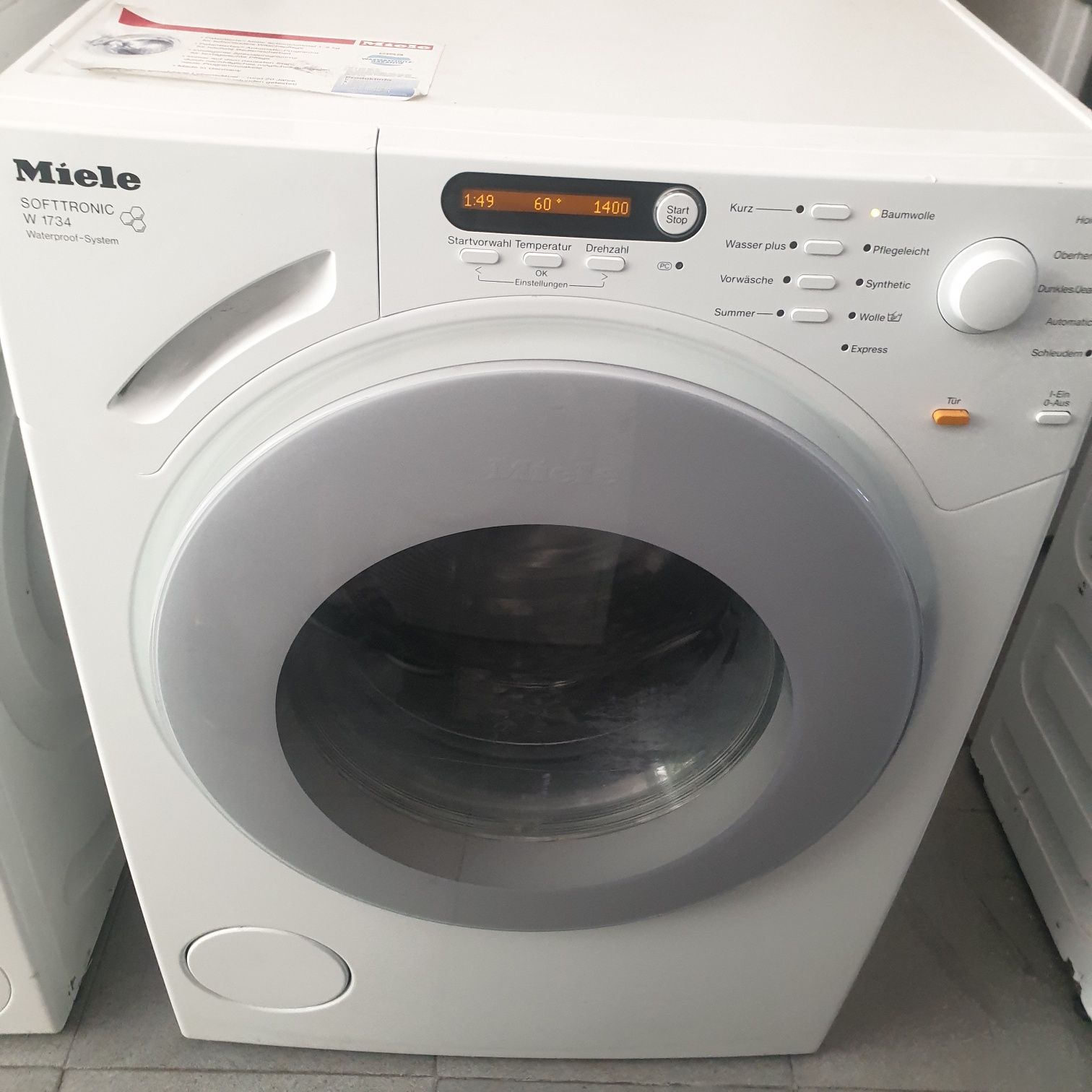 Miele пералня с пчелна пита