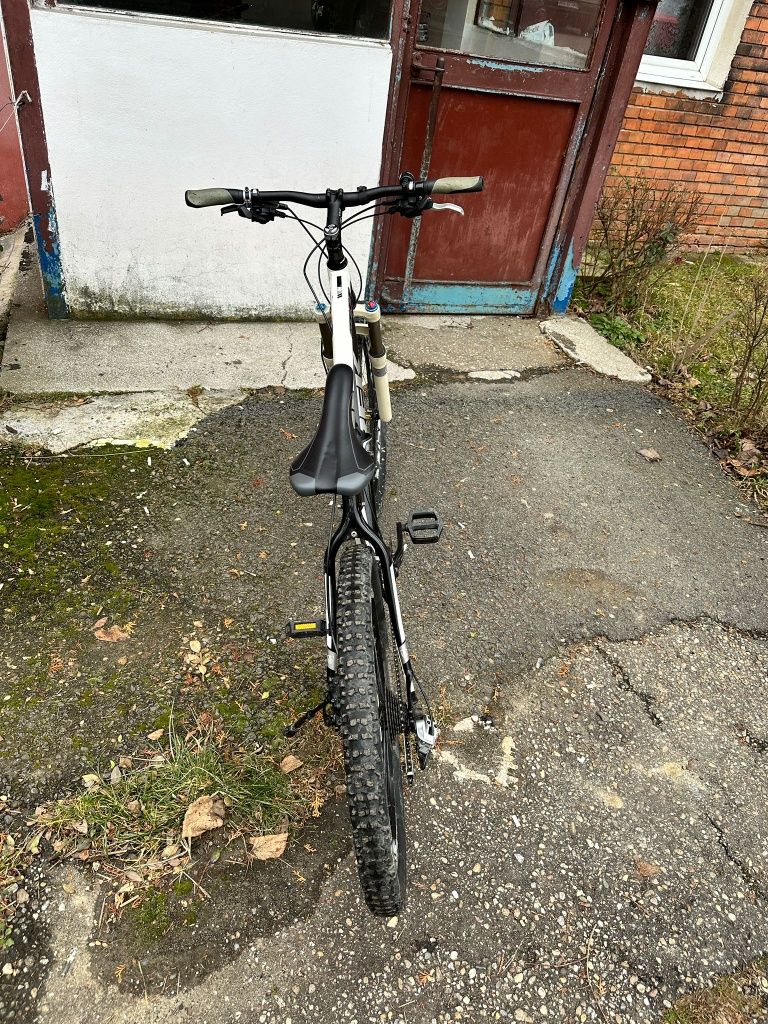 Bicicleta mountain bike trek 600