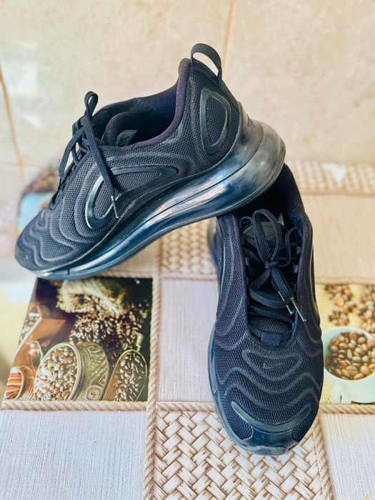 Vand Incaltaminte Nike W AIR MAX 720 nr 38 sunt noi