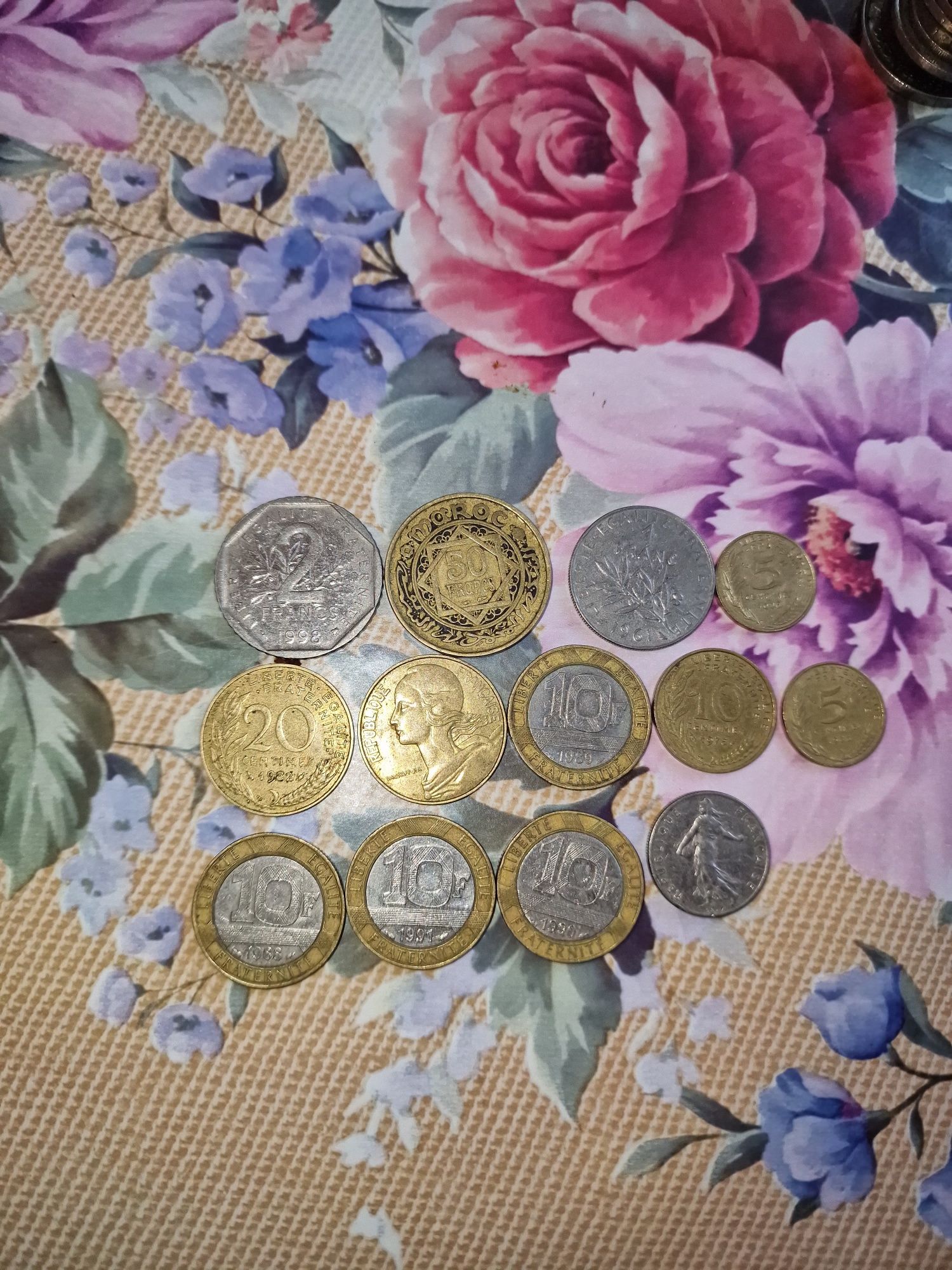 Vând monede din Franța
