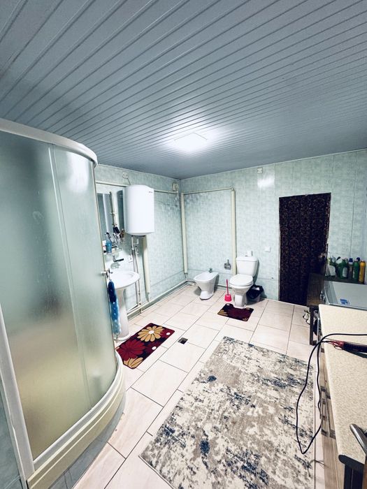 Продается дом 4 соток. 5 комнат. Кибрай. Набережная