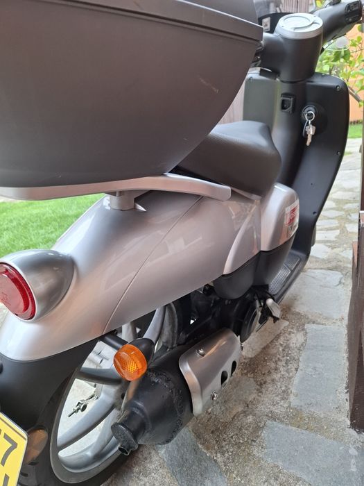 Vand scooter 50 cc ( 80 cc), 2 timpi,  unic propietar, km. 9400,  ITP