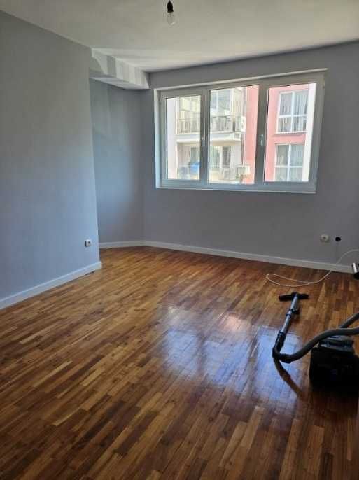 Дава се под наем Тристаен апартамент в София, Изток - 90 кв.м за 750 € - Снимка #4