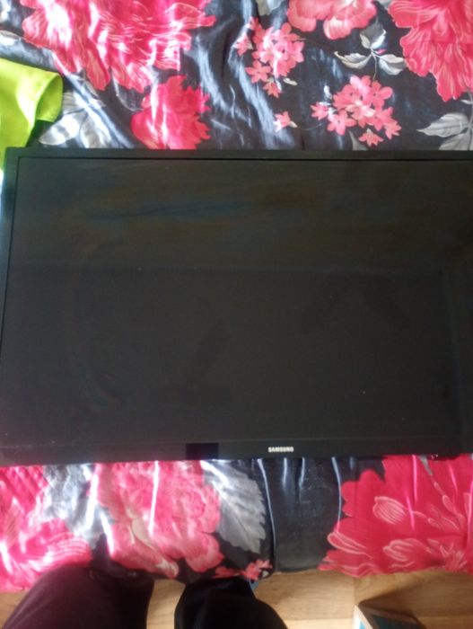 Продавам телевизор  SAMSUNG