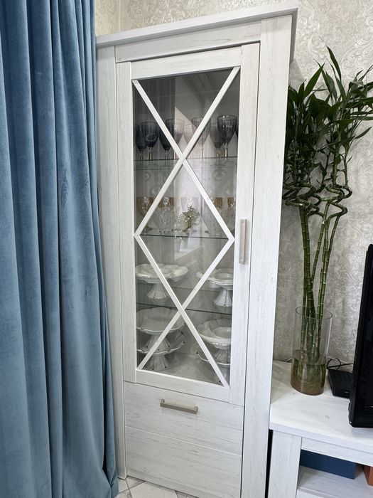 Продам горку белую красивую