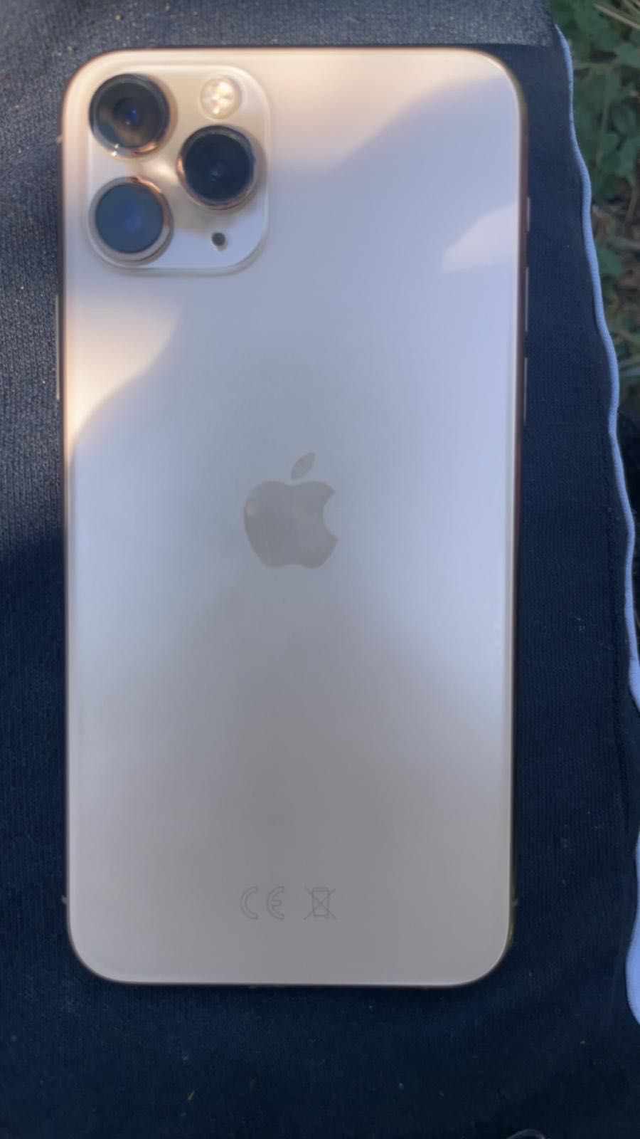 iPhone 11 pro MAX Gold