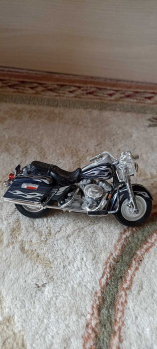 Камион и мотори Харли Дейвидсън