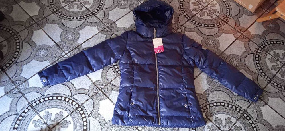 Champion ново яке за момиче есен-зима 11-12 г. р.150