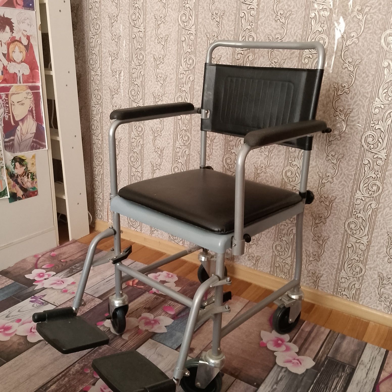 Инвалидное кресло