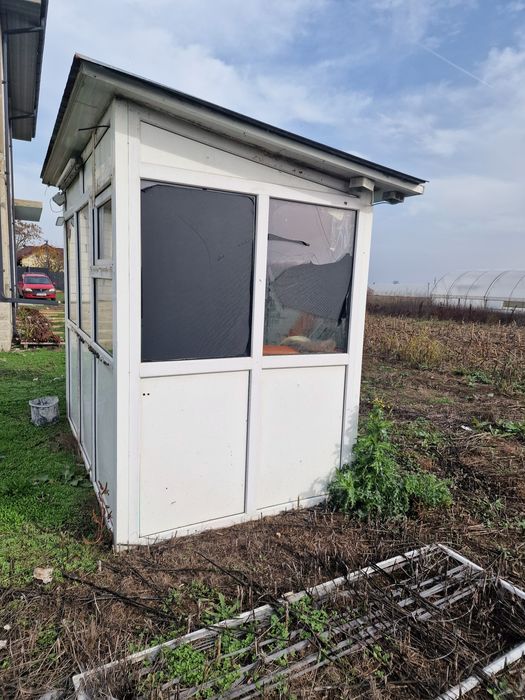 De vânzare baraca de termopan