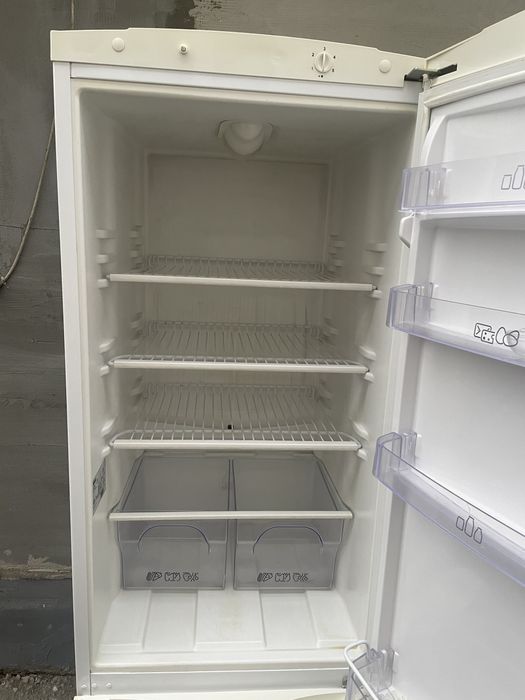 Vând combină frigorifica Zanussi