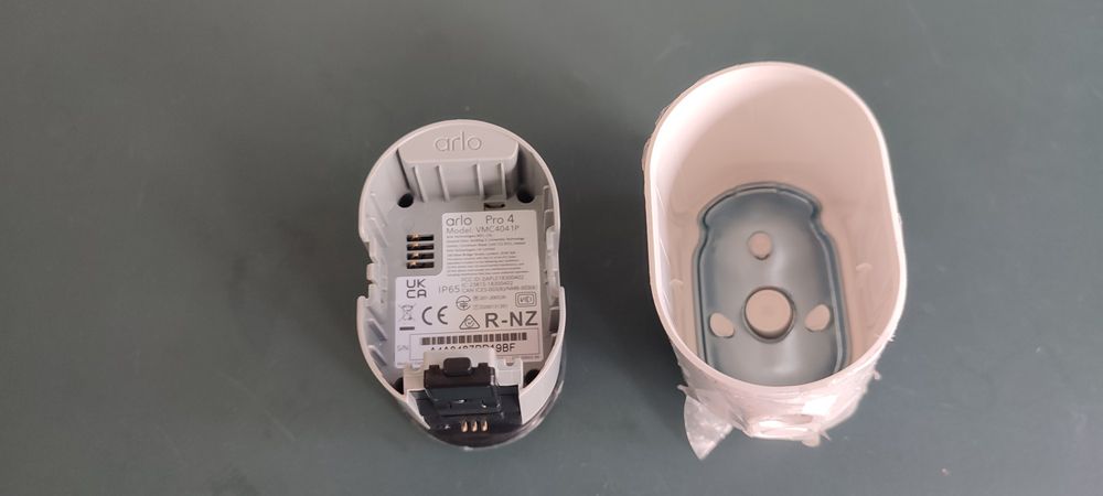 Camera supraveghere Arlo pro 4 mode VMC4041Pl