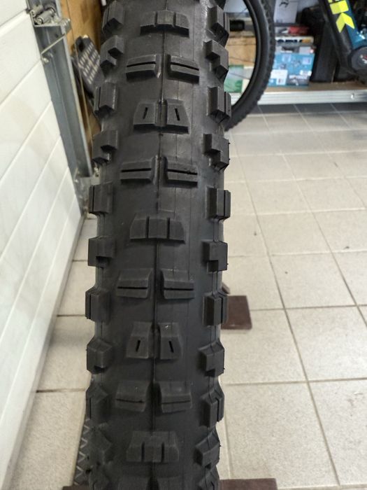 Roata spate Bontrager Linie Comp30+cauciuc Maxxis Minion DHR2 Nou!
