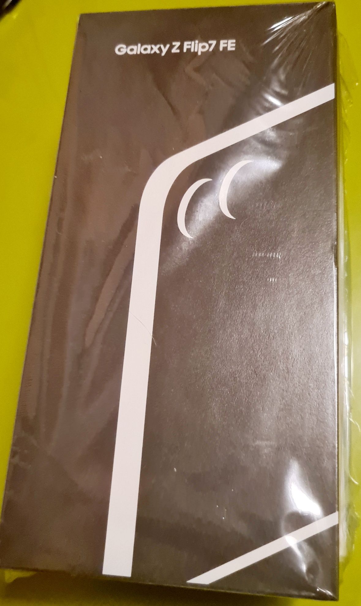 2 бр Samsung: Fold 7 512 GB Blue и Flip 7 FE 215 GB Black гаранция