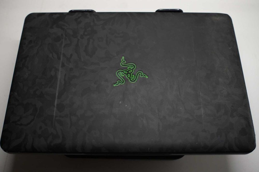 Razer Blade 14 (2016) i7-6700HQ, GTX 1060, 16GB RAM, 512GB SSD, QHD+