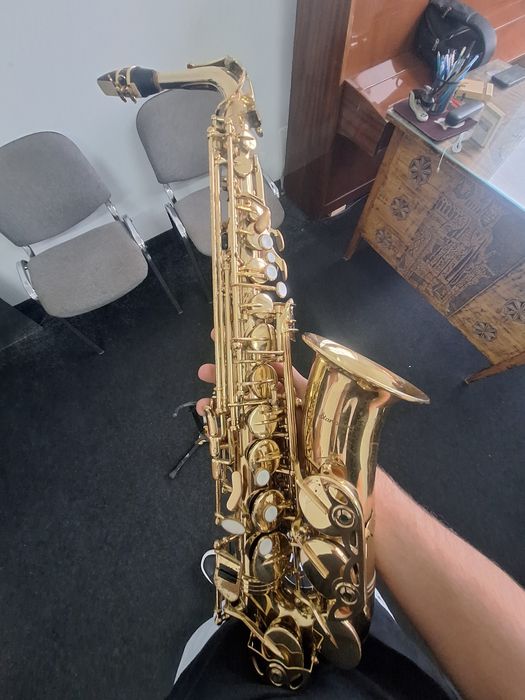 Vând saxofon alto Startone