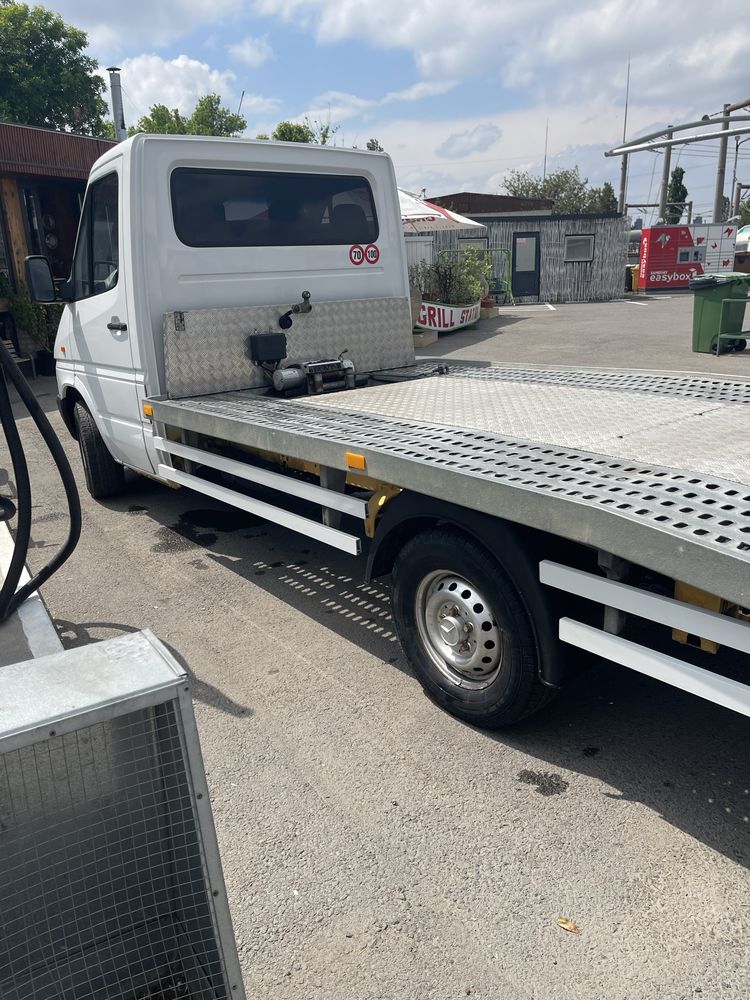 Inchiriez platforma auto ( permis b)