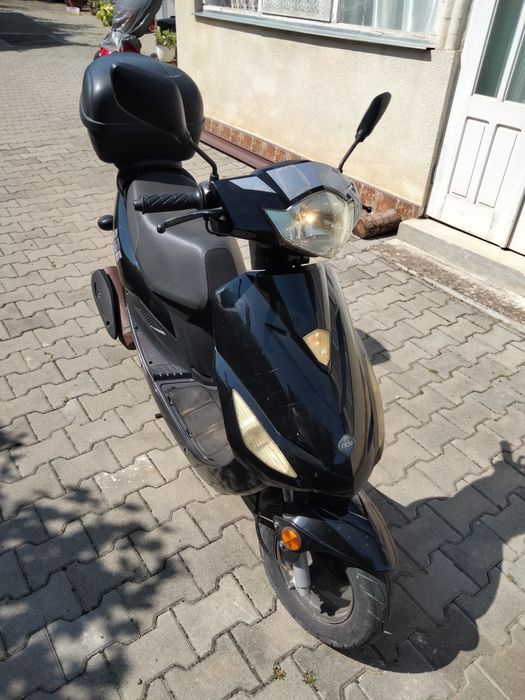 De vânzare scuter 49cb înmatriculat