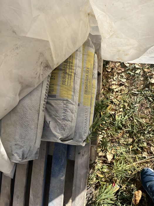 Кафельный клей ромикс.