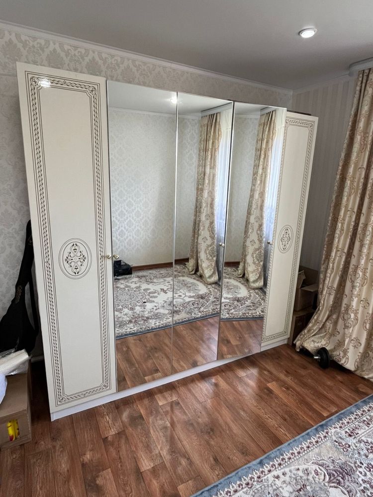 Продается шкаф в хорошем состоянии