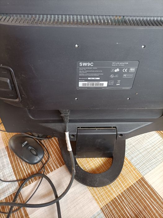 Monitor și tastatura