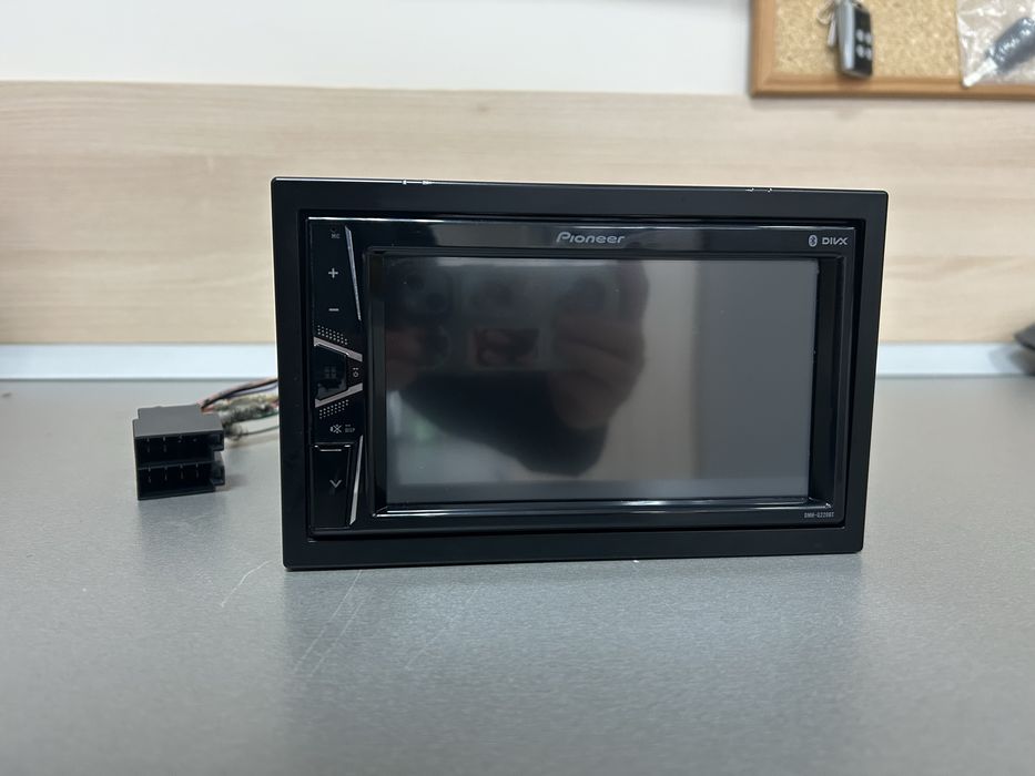 Мултимедия Pioneer DMH G220BT