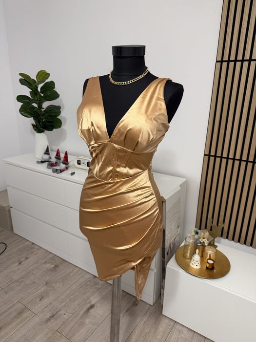 Rochie aurie marime XS superba de ocazie