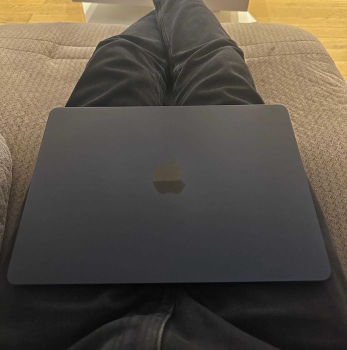 Macbook air M3 256 gb 16 GB