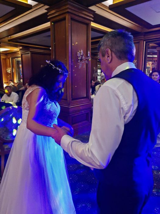 Vand rochie superba de mireasa