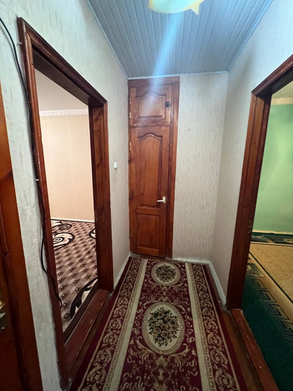 Yangi bozor Gul bozor oldida 3 xona qilingan