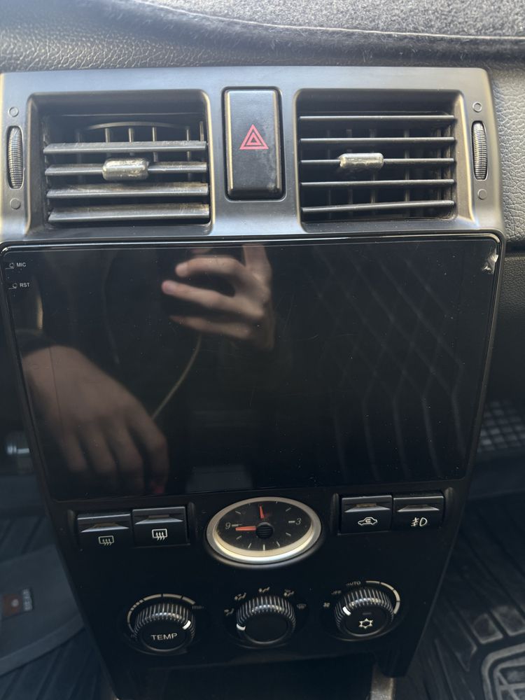 Андройд магнитолла Bos-mini 2/64 с рамкой на приору 1